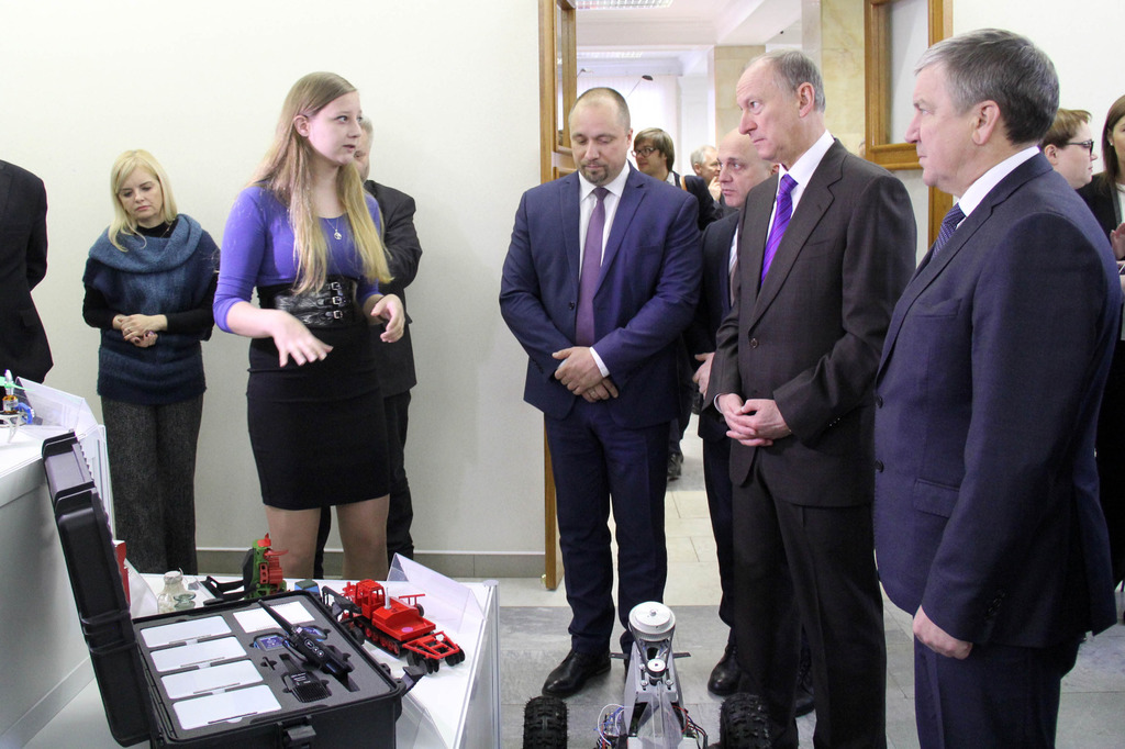Система локального позиционирования RealTrac была представлена Секретарю Совета Безопасности РФ Николаю Патрушеву