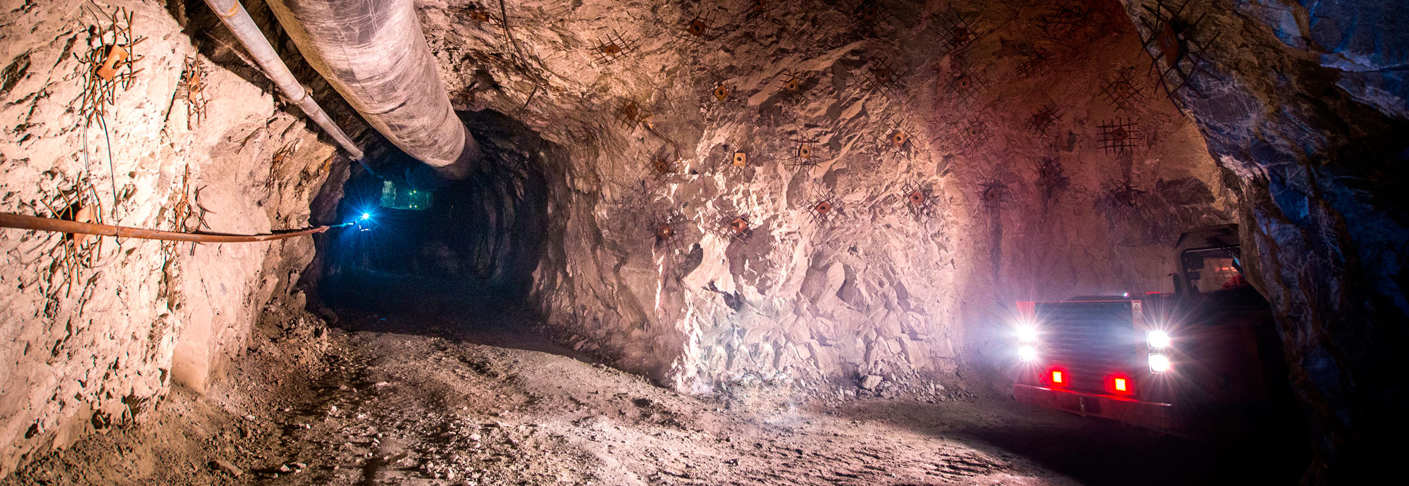 Мониторинг и позиционирование горнорабочих в шахте. Безопасность добычи полезных ископаемых под землей с системой RealTrac